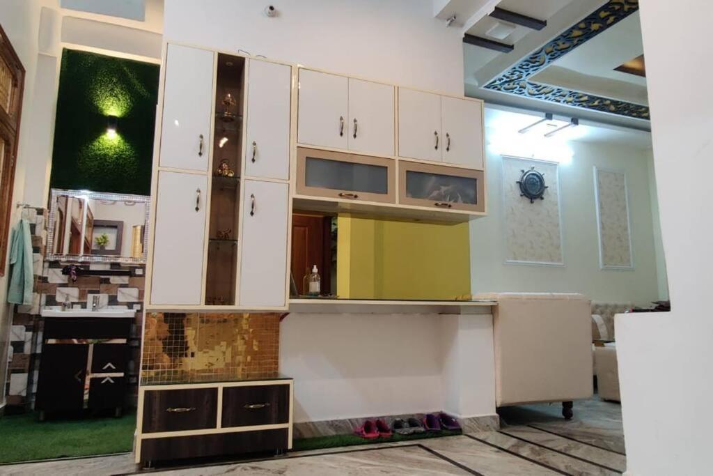 Blessing'S Home Stay 5 Bedrooms Luxury Villa Exquisite 5 Bedroom Villa Ideal Family Home Stay With Spacious Living لاكناو المظهر الخارجي الصورة